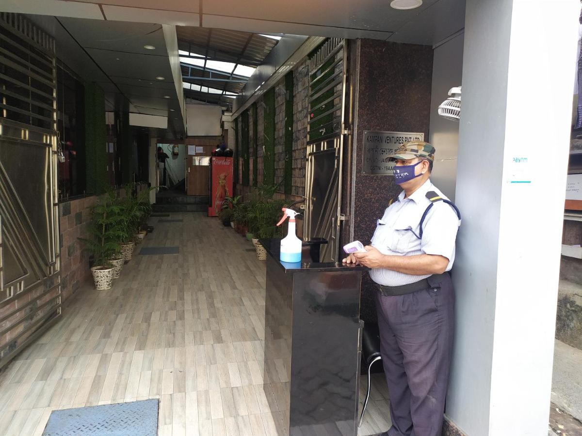 The Avenue Hotel Ballygunge Kolkata Exterior photo
