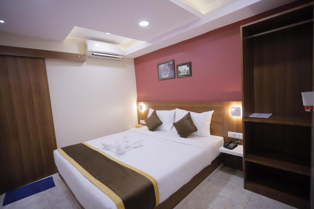 The Avenue Hotel Ballygunge Kolkata Exterior photo